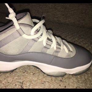 Retro 11 grey wolf